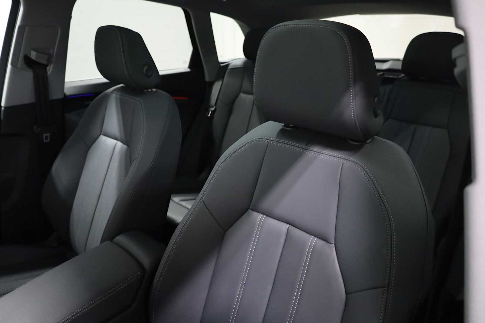 Thumbnail: 2025 Audi Q5 - 18