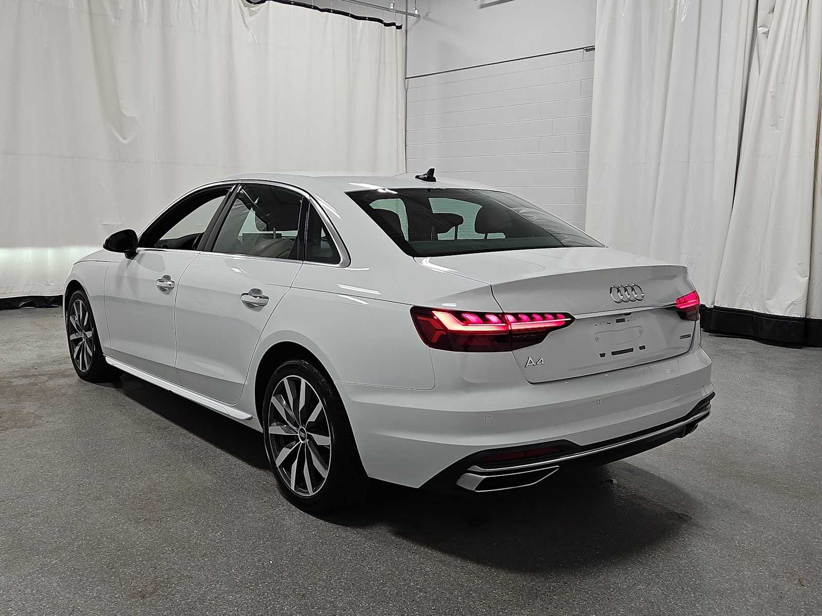 Thumbnail: 2023 Audi A4 - 4