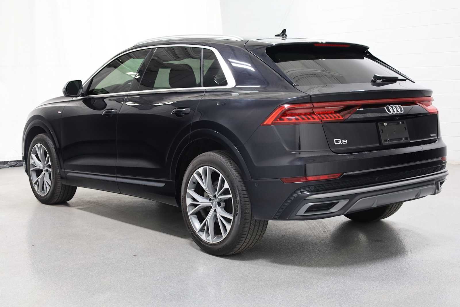 2021 Audi Q8 55 Premium Plus photo 3
