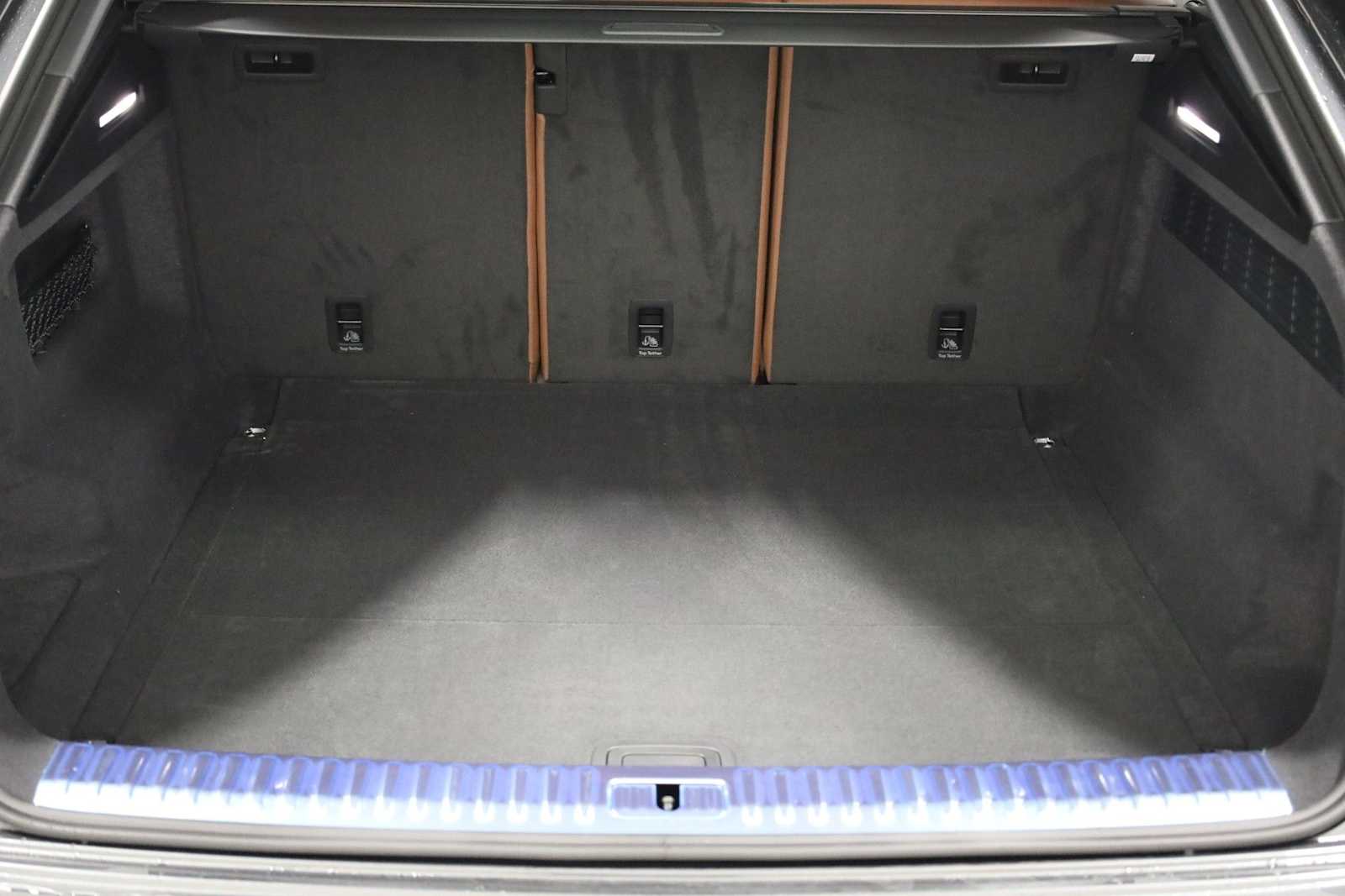 Thumbnail: 2026 Audi Q8 - 38