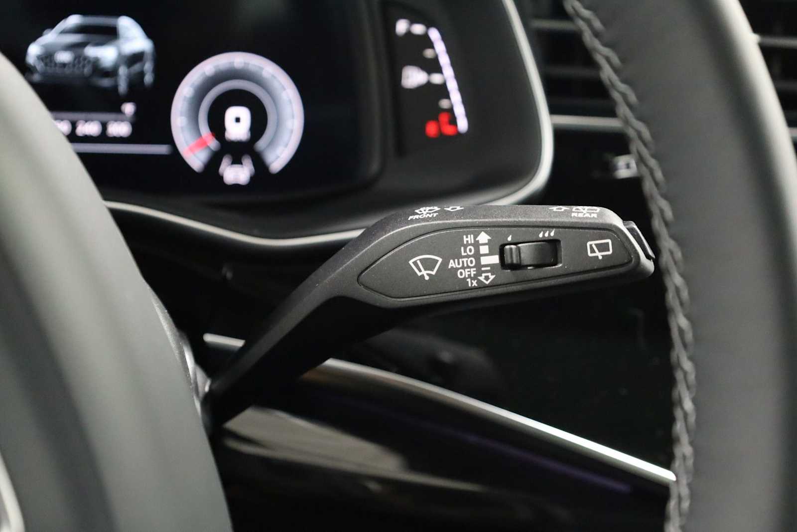 Thumbnail: 2026 Audi Q8 - 28