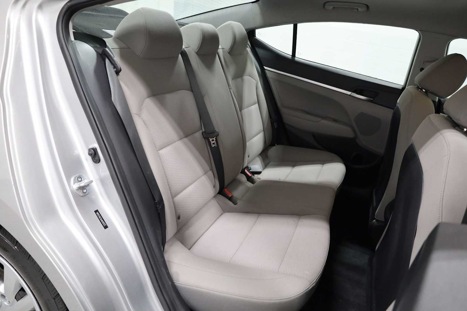 Thumbnail: 2020 Hyundai Elantra - 32