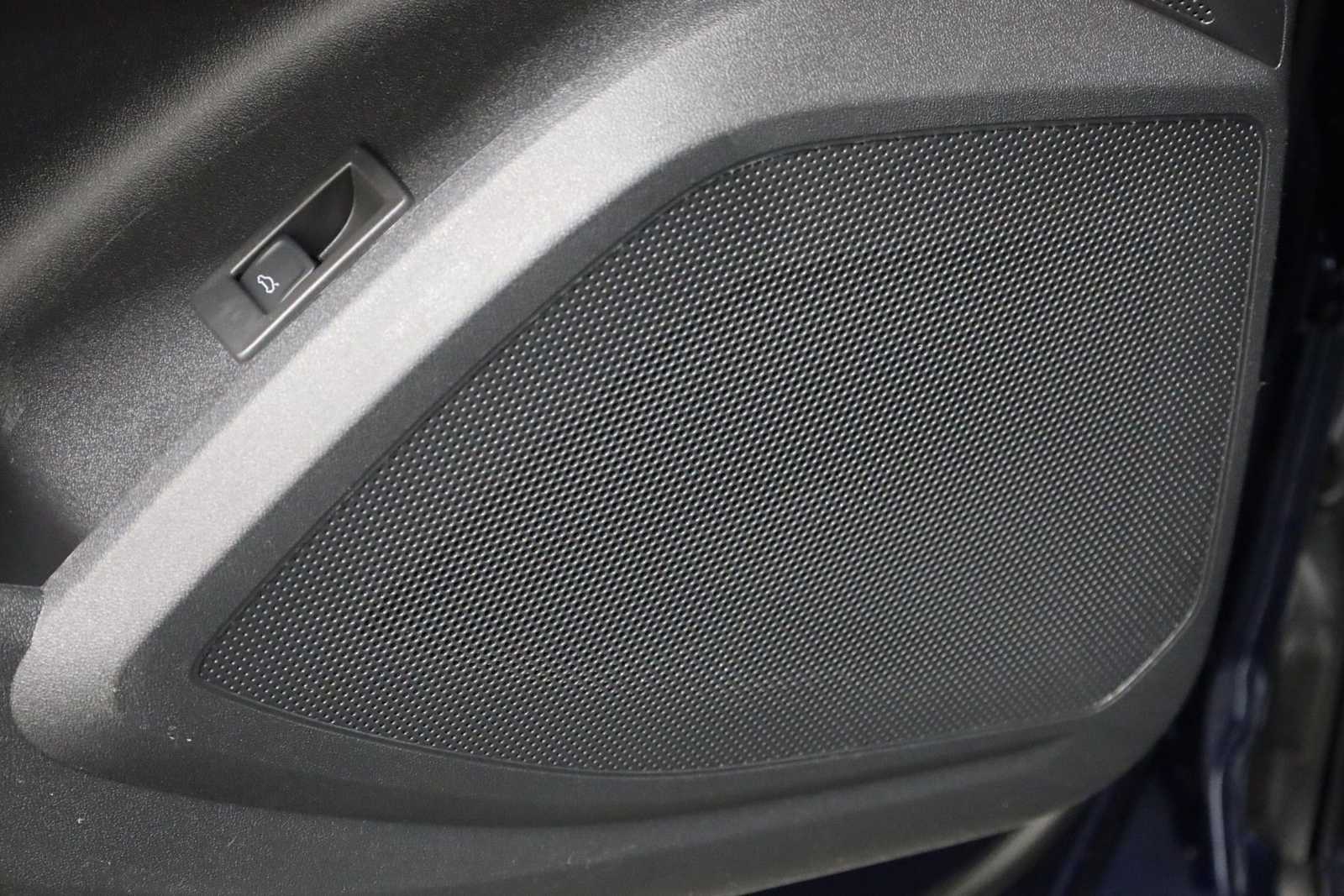 Thumbnail: 2025 Audi Q5 - 17