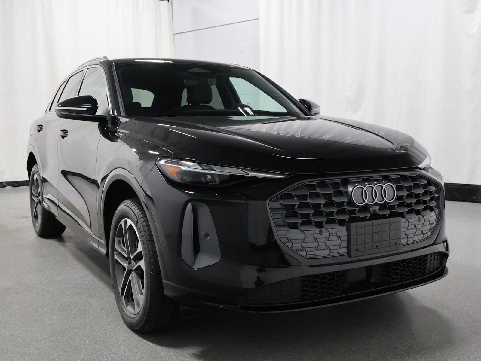 Thumbnail: 2025 Audi Q5 - 12