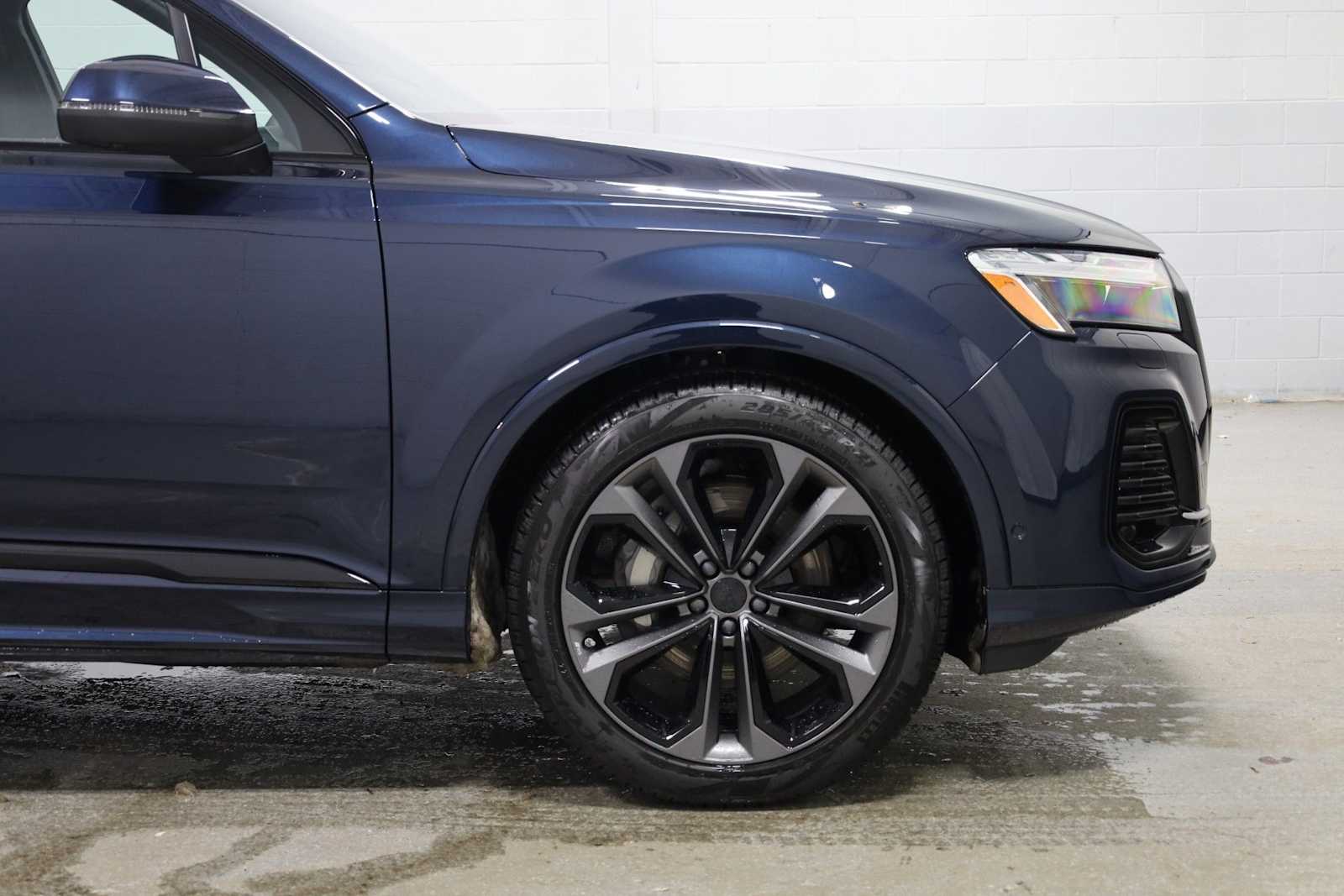 Thumbnail: 2026 Audi Q7 - 11