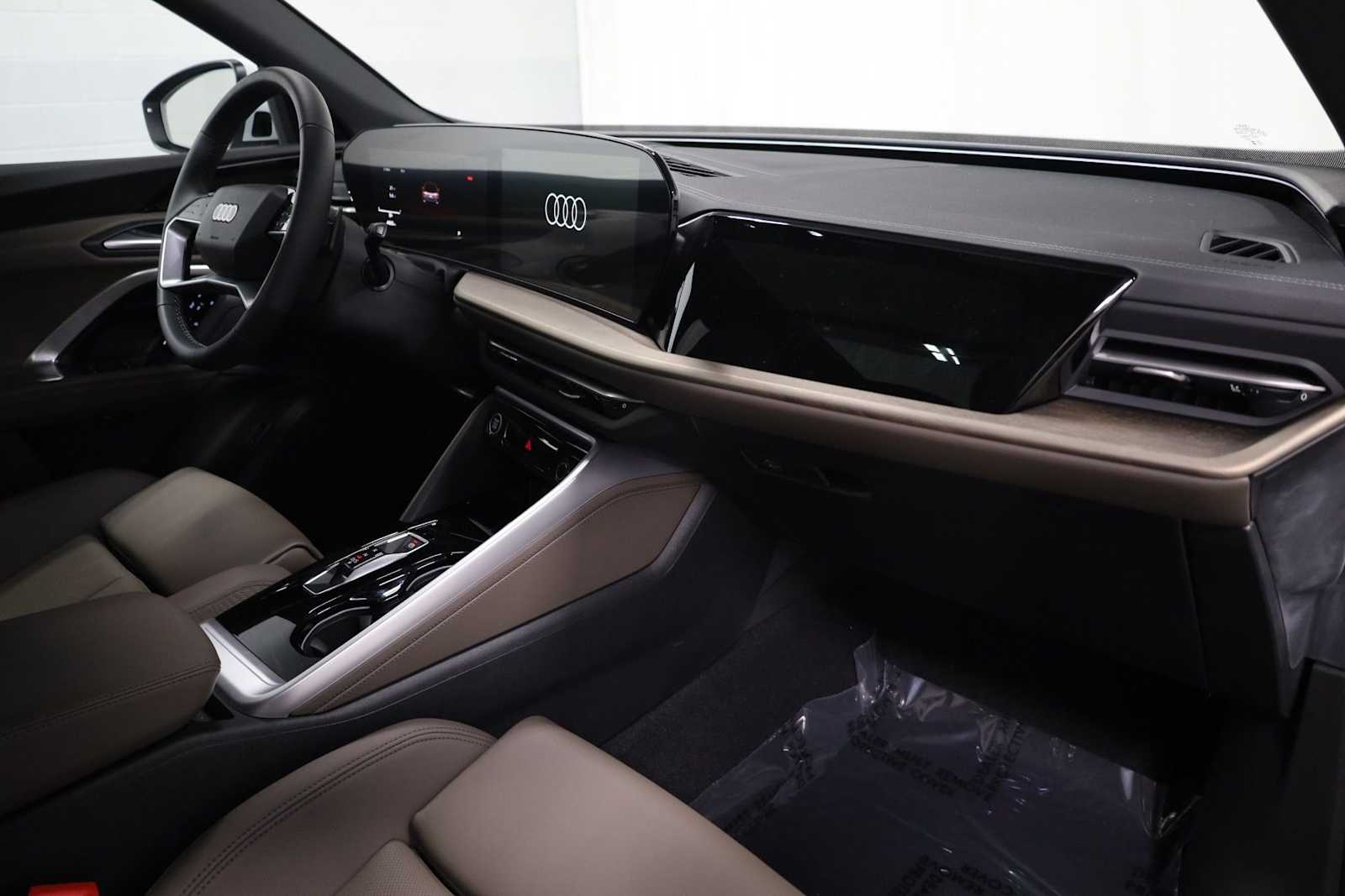 Thumbnail: 2025 Audi Q5 - 6