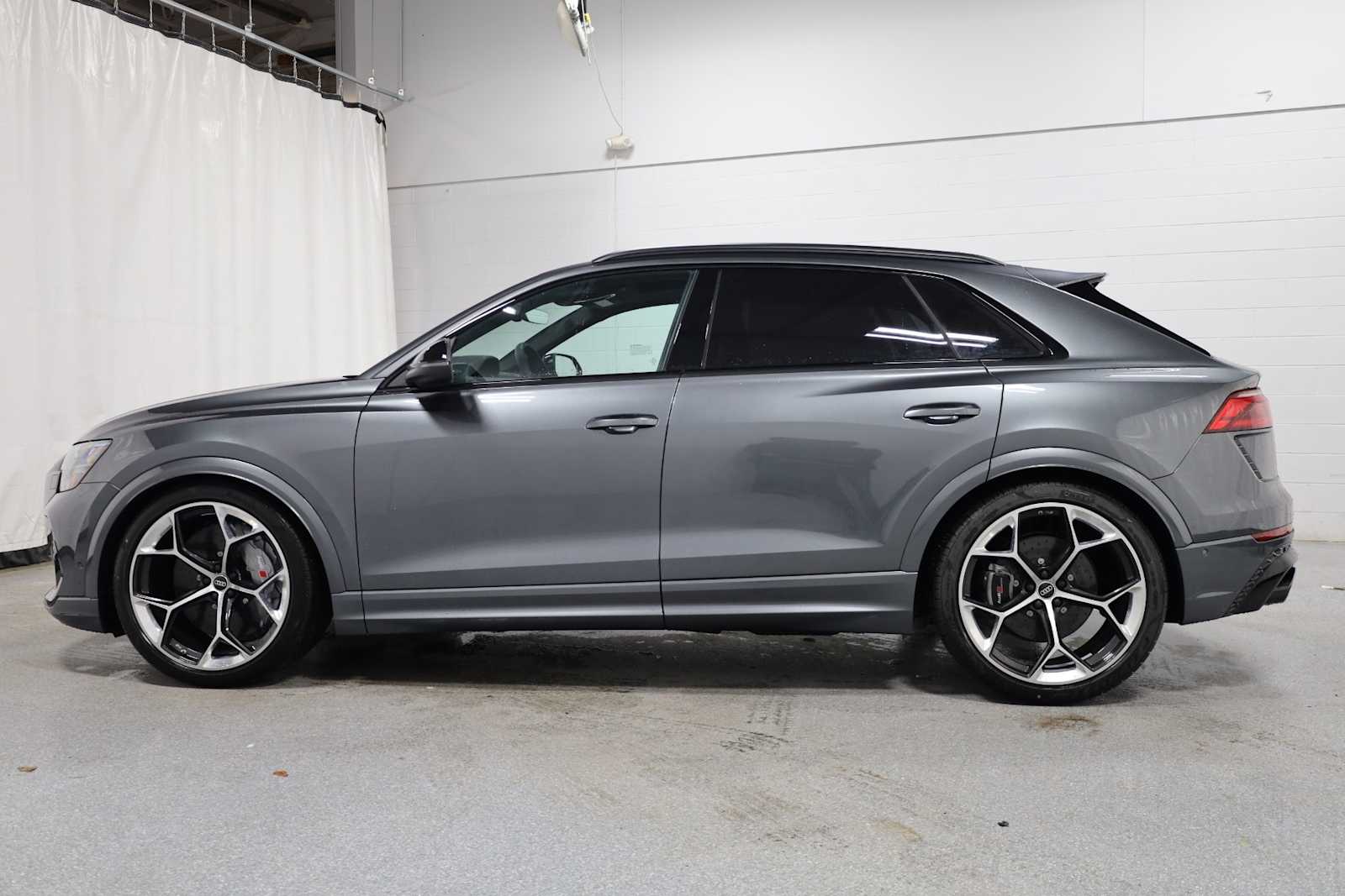 Thumbnail: 2025 Audi RS Q8 - 5