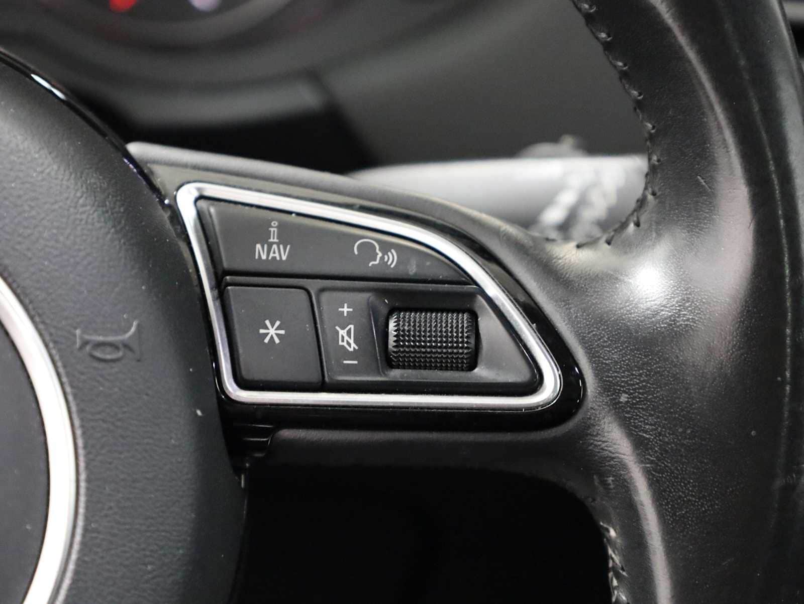 Thumbnail: 2015 Audi Q3 - 26