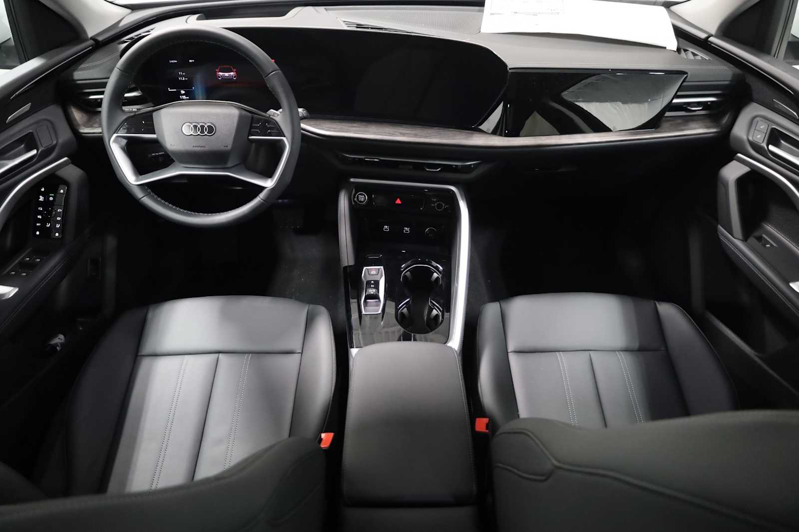 Thumbnail: 2025 Audi Q5 - 24