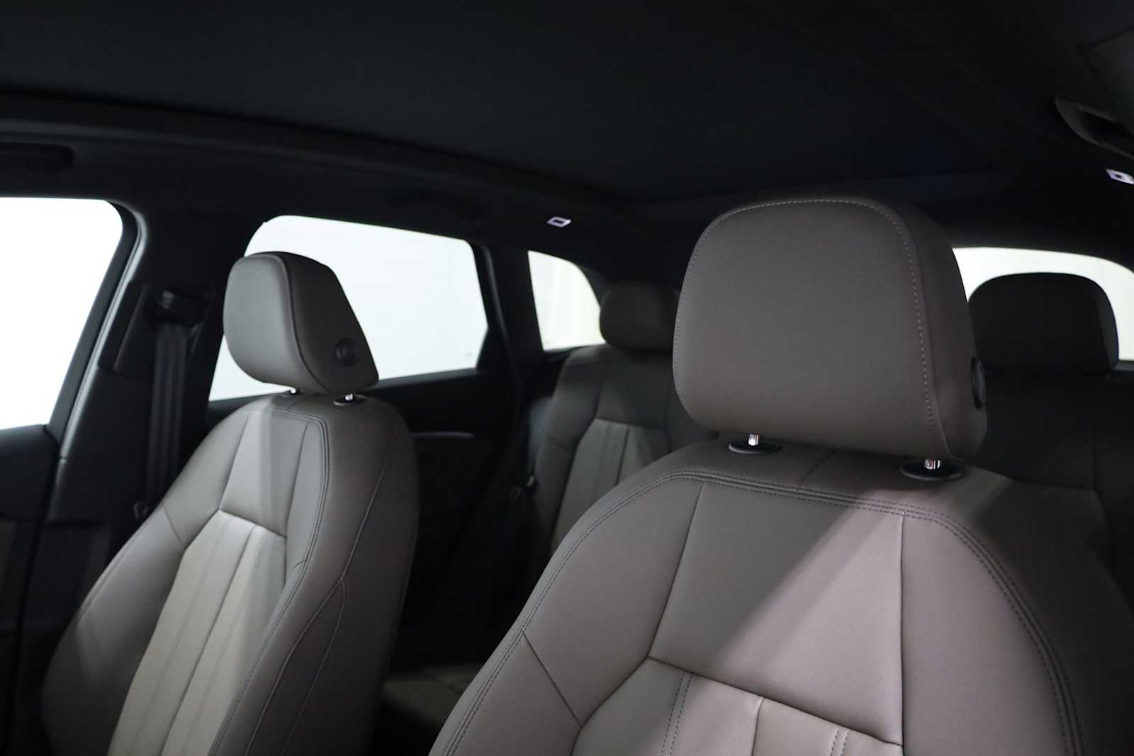 Thumbnail: 2025 Audi Q5 - 17