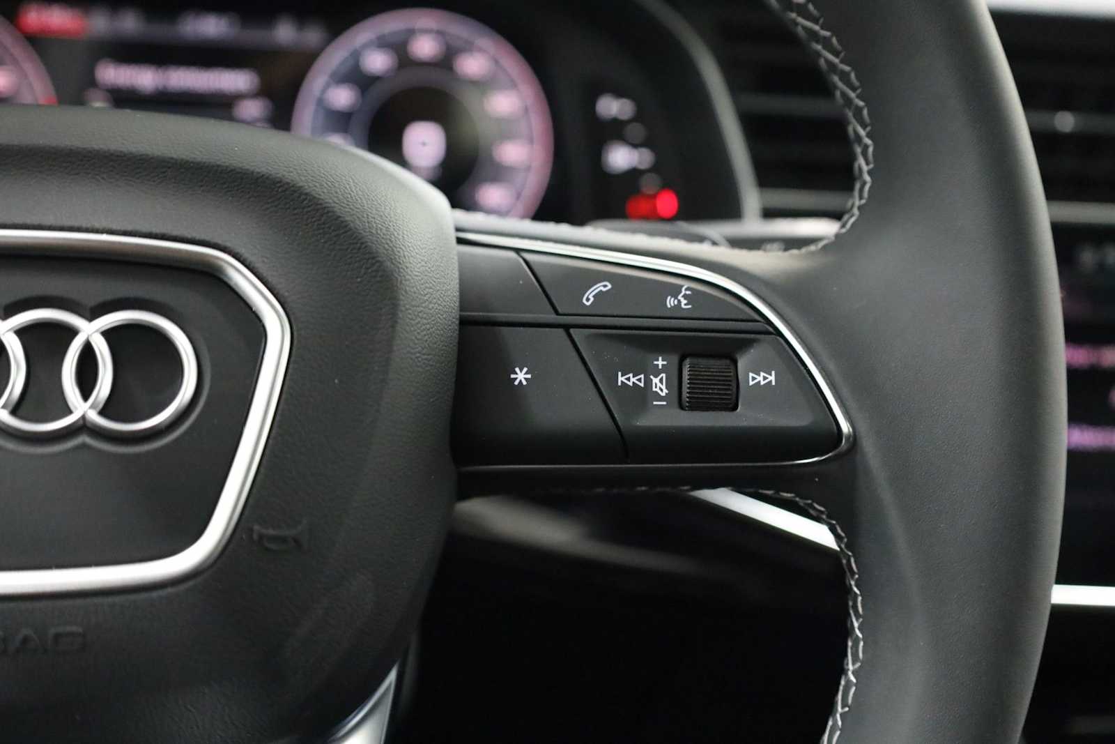 Thumbnail: 2026 Audi Q7 - 26