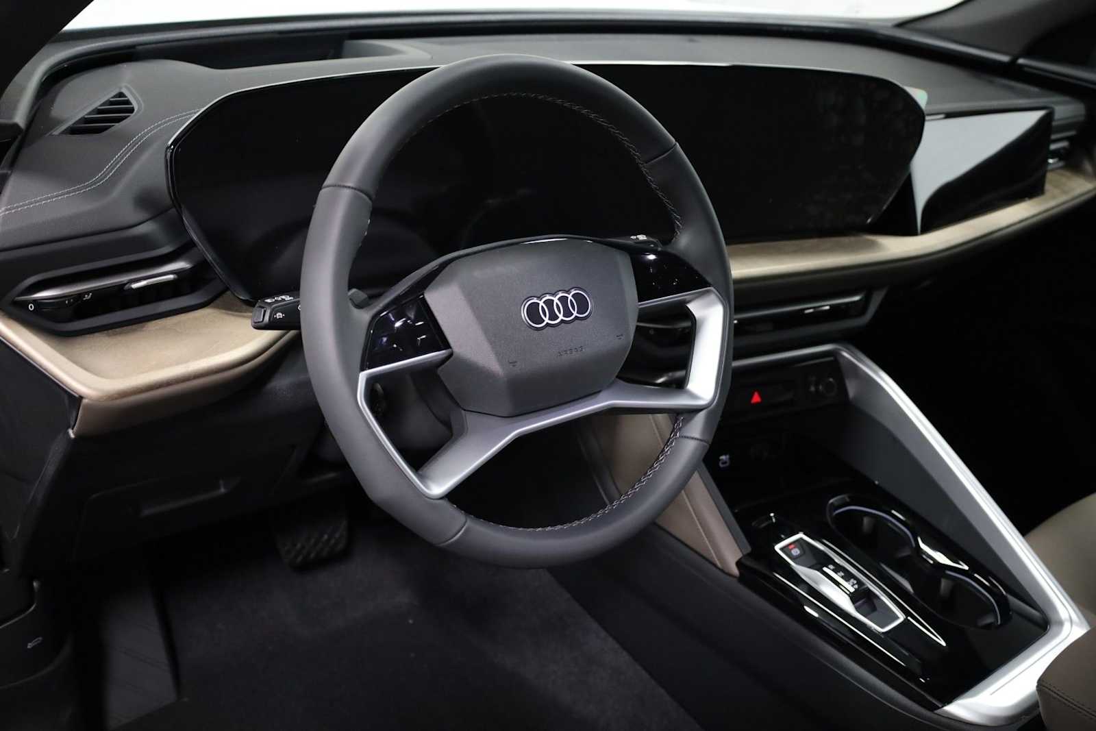 Thumbnail: 2025 Audi Q5 - 4