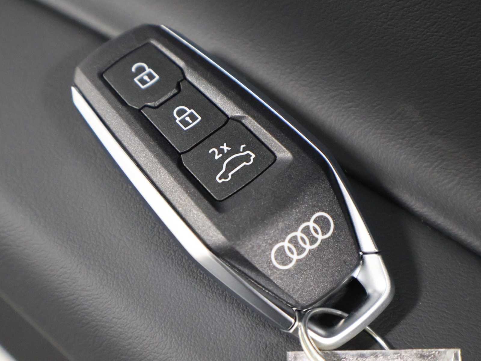 Thumbnail: 2027 Audi Q6 e-tron - 41