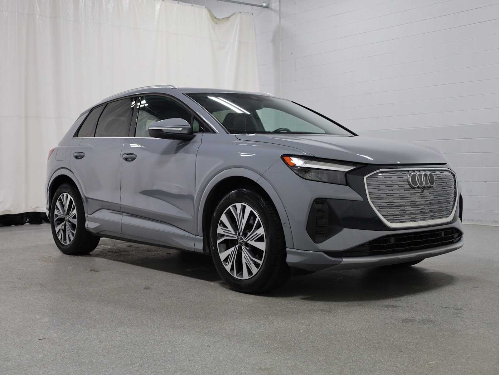 Thumbnail: 2023 Audi Q4 e-tron - 13