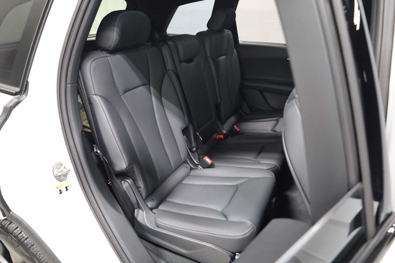 Thumbnail: 2026 Audi Q7 - 35