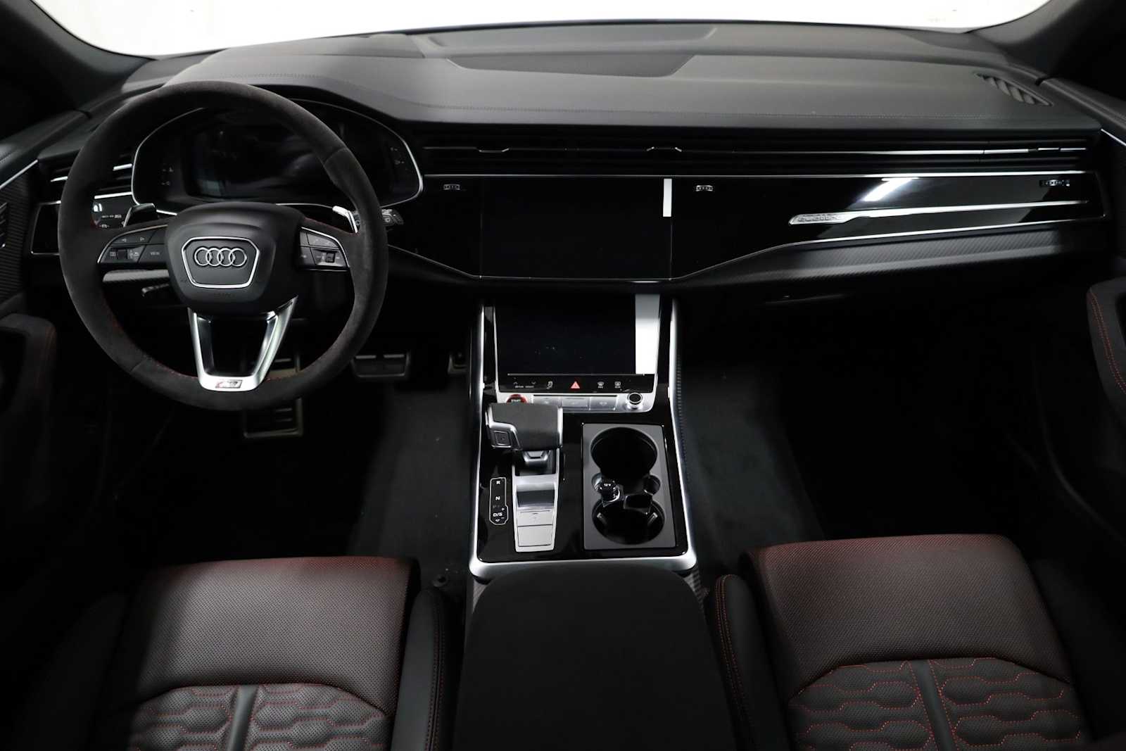 Thumbnail: 2026 Audi RS Q8 - 24