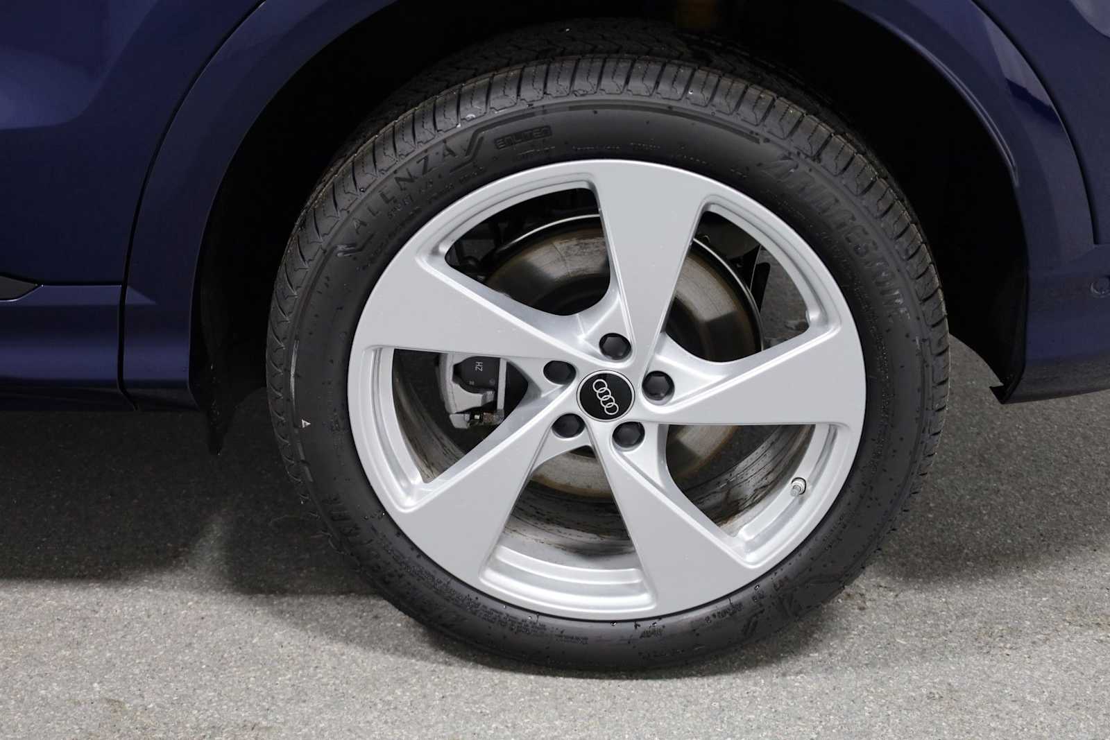 Thumbnail: 2025 Audi Q5 - 36