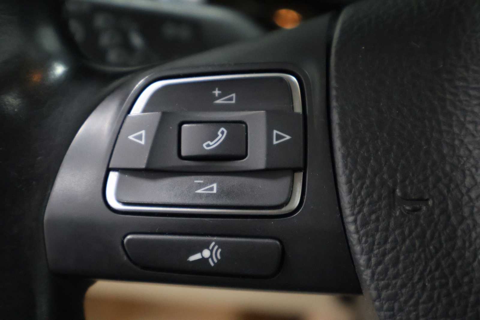 Thumbnail: 2015 Volkswagen Passat - 24