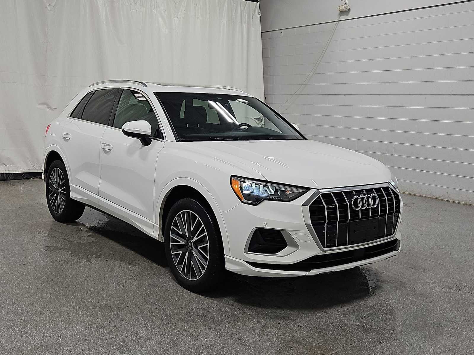 Thumbnail: 2022 Audi Q3 - 13