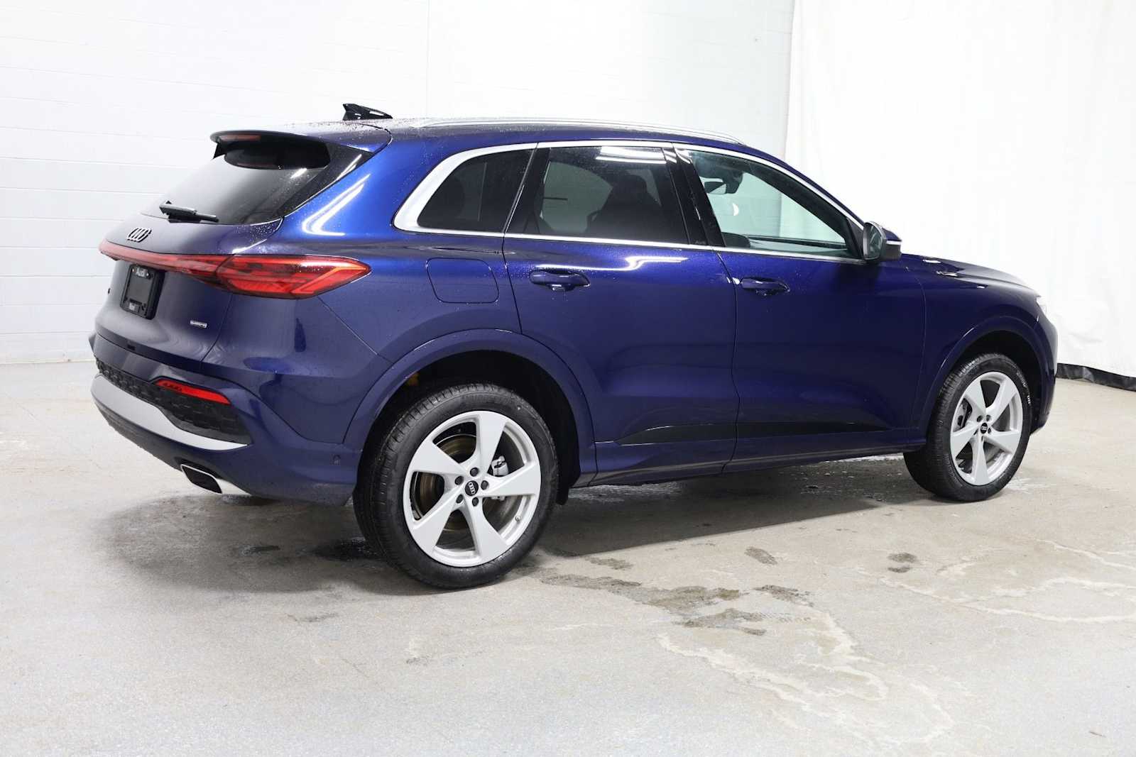 Thumbnail: 2025 Audi Q5 - 9