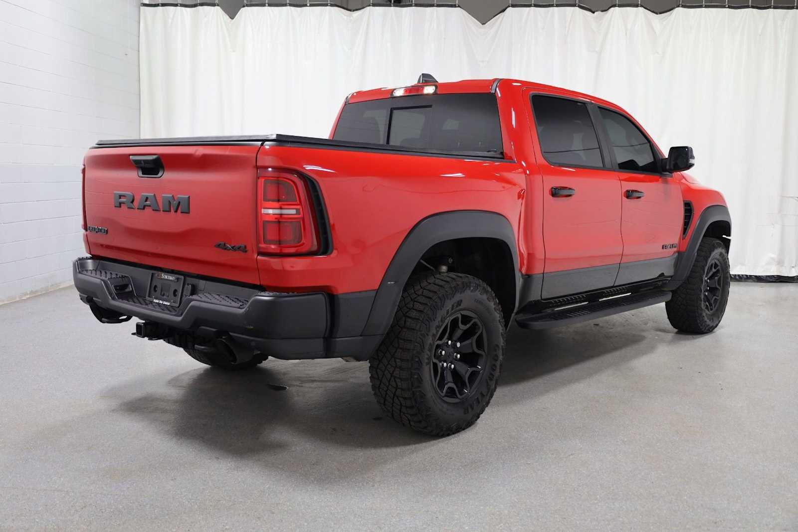 Thumbnail: 2025 RAM 1500 - 9