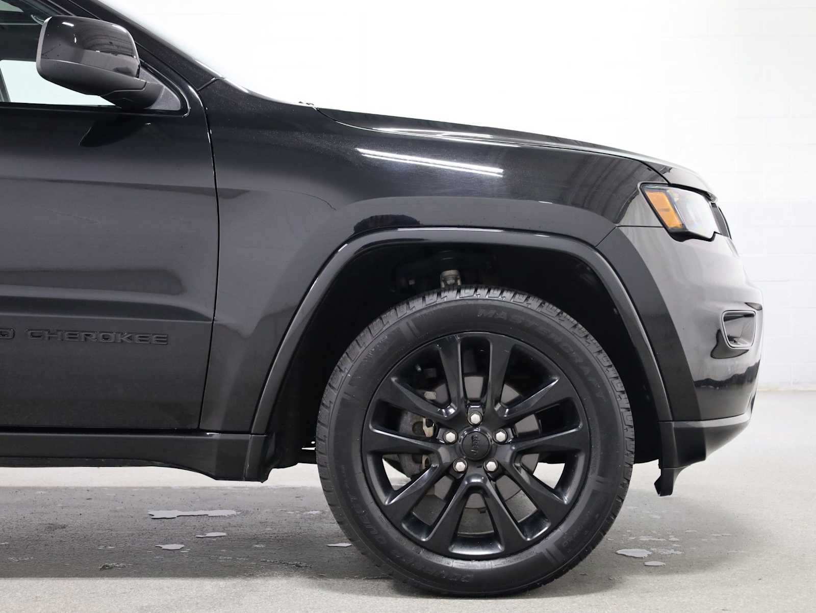 Thumbnail: 2019 Jeep Grand Cherokee - 11