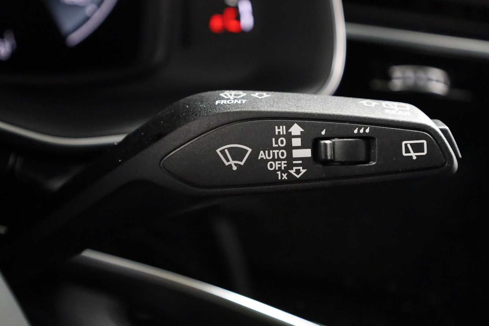 Thumbnail: 2026 Audi Q8 - 28