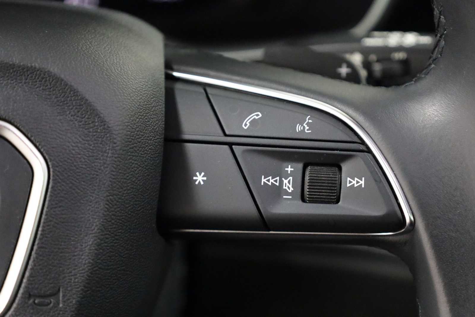 Thumbnail: 2023 Audi Q3 - 25