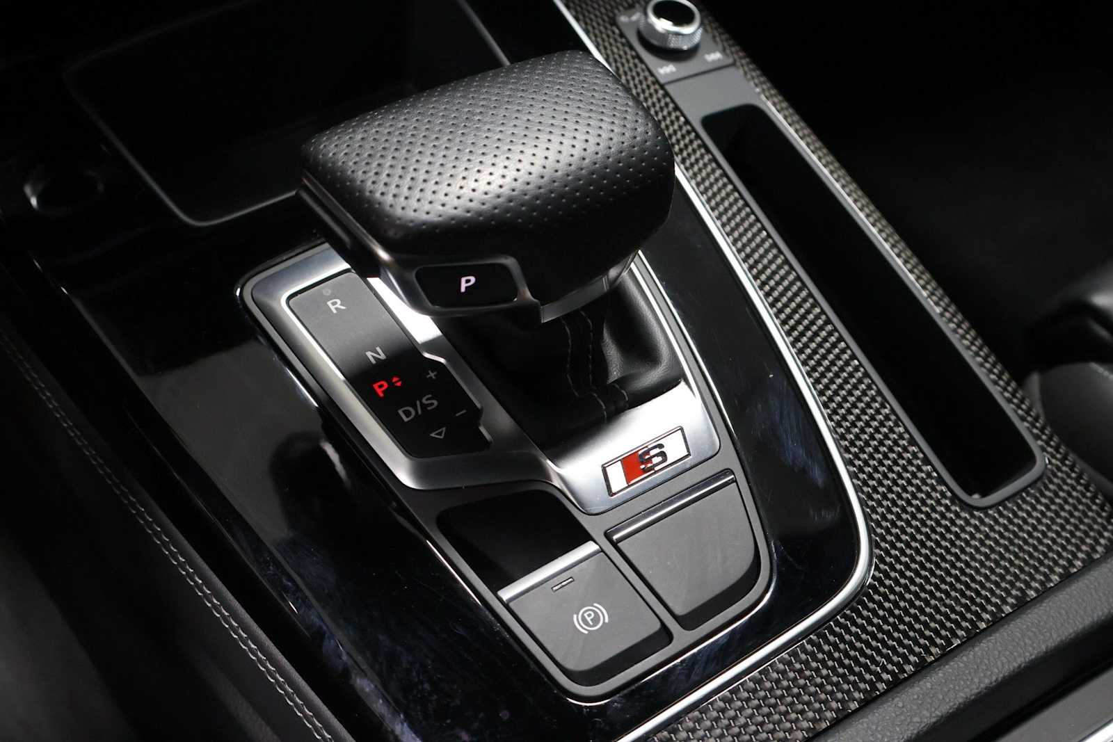 Thumbnail: 2023 Audi SQ5 - 26