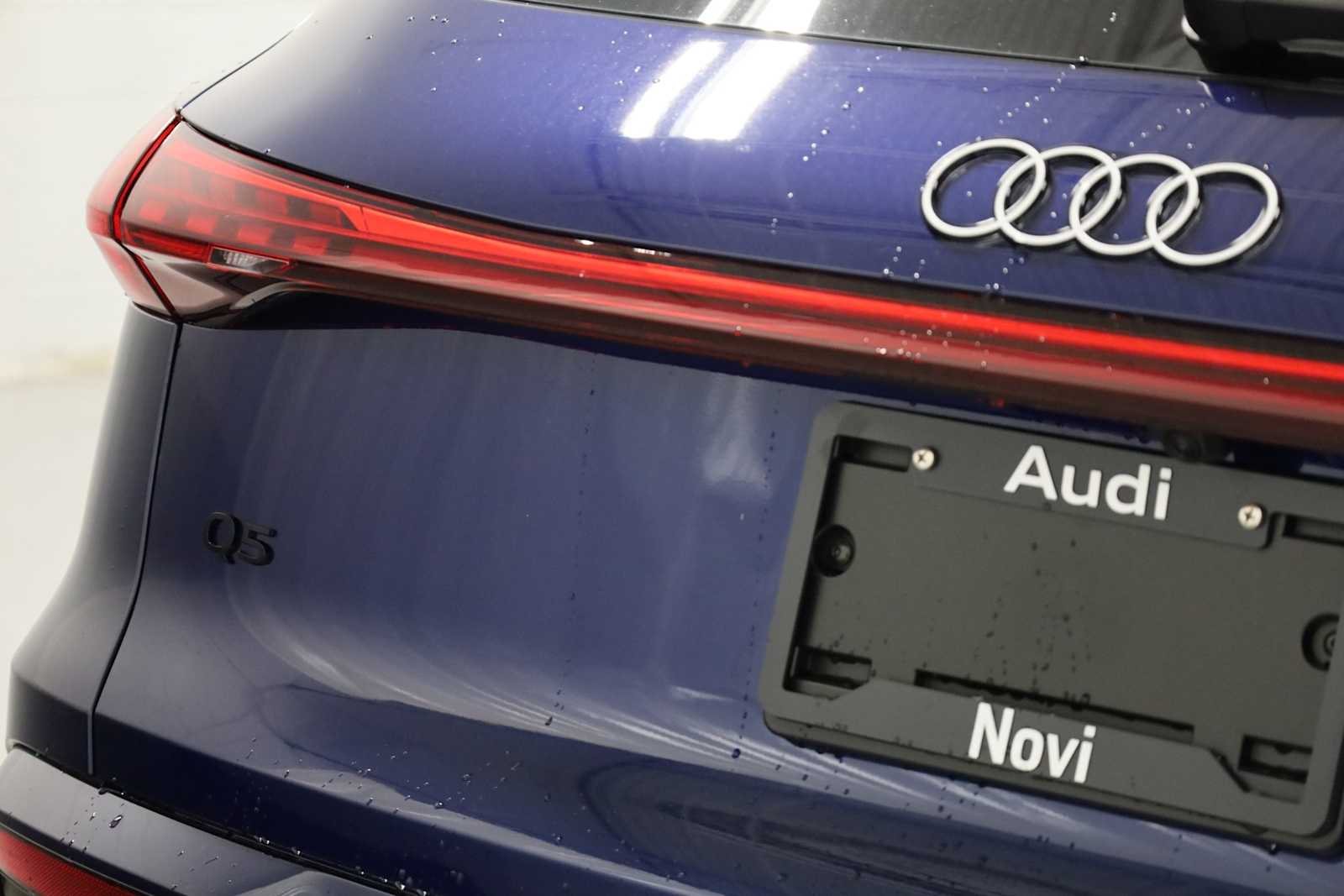 Thumbnail: 2025 Audi Q5 - 8