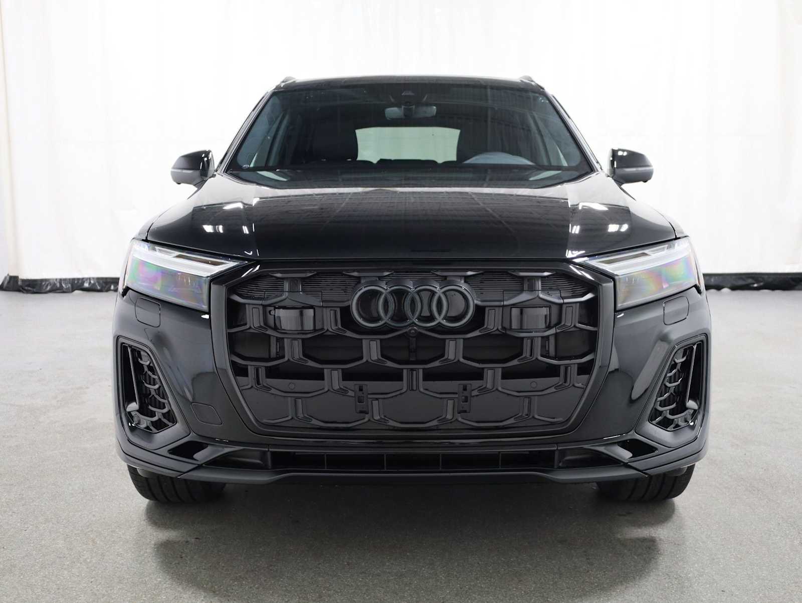 Thumbnail: 2026 Audi Q7 - 13