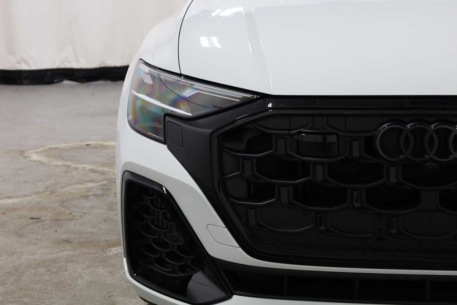 Thumbnail: 2026 Audi Q8 - 15