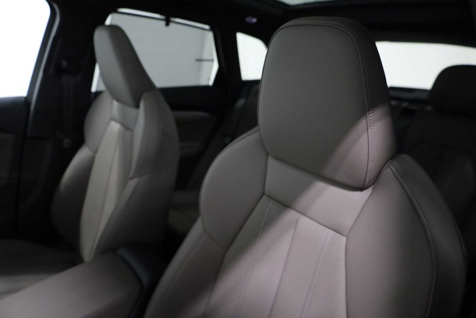 Thumbnail: 2025 Audi Q5 - 18