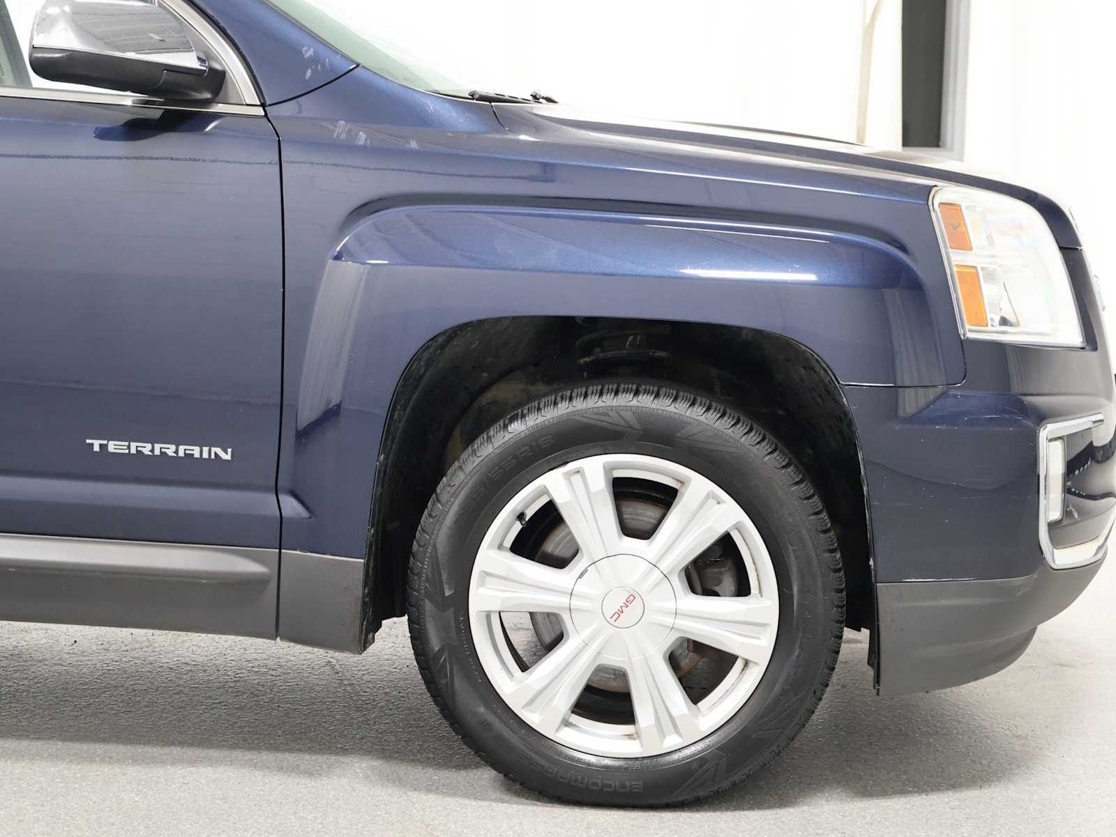 Thumbnail: 2016 GMC Terrain - 11