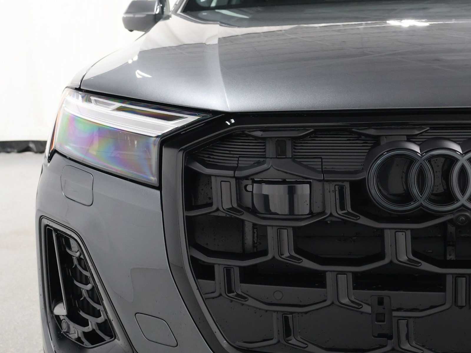 Thumbnail: 2026 Audi Q7 - 15