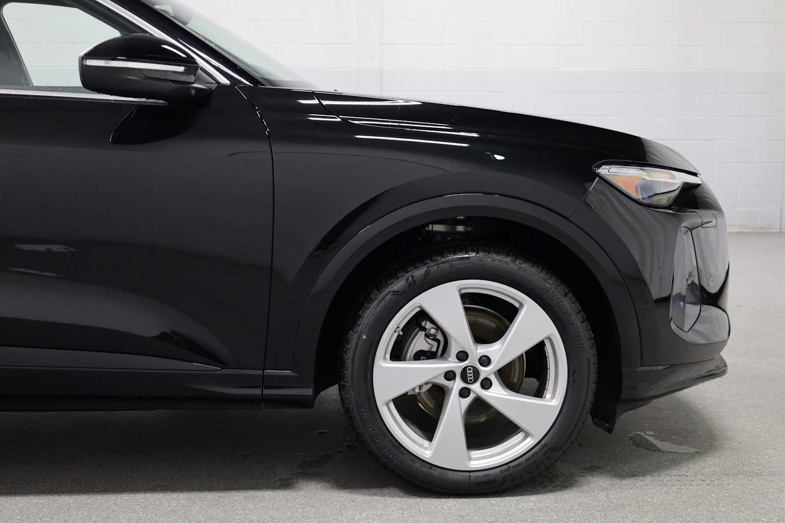 Thumbnail: 2025 Audi Q5 - 11