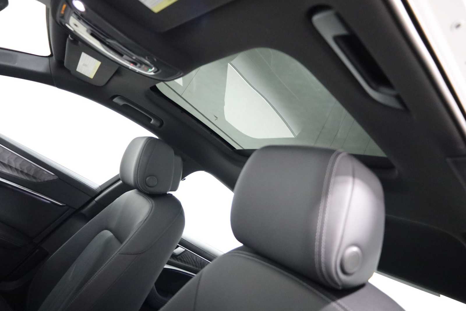 Thumbnail: 2025 Audi A6 - 19