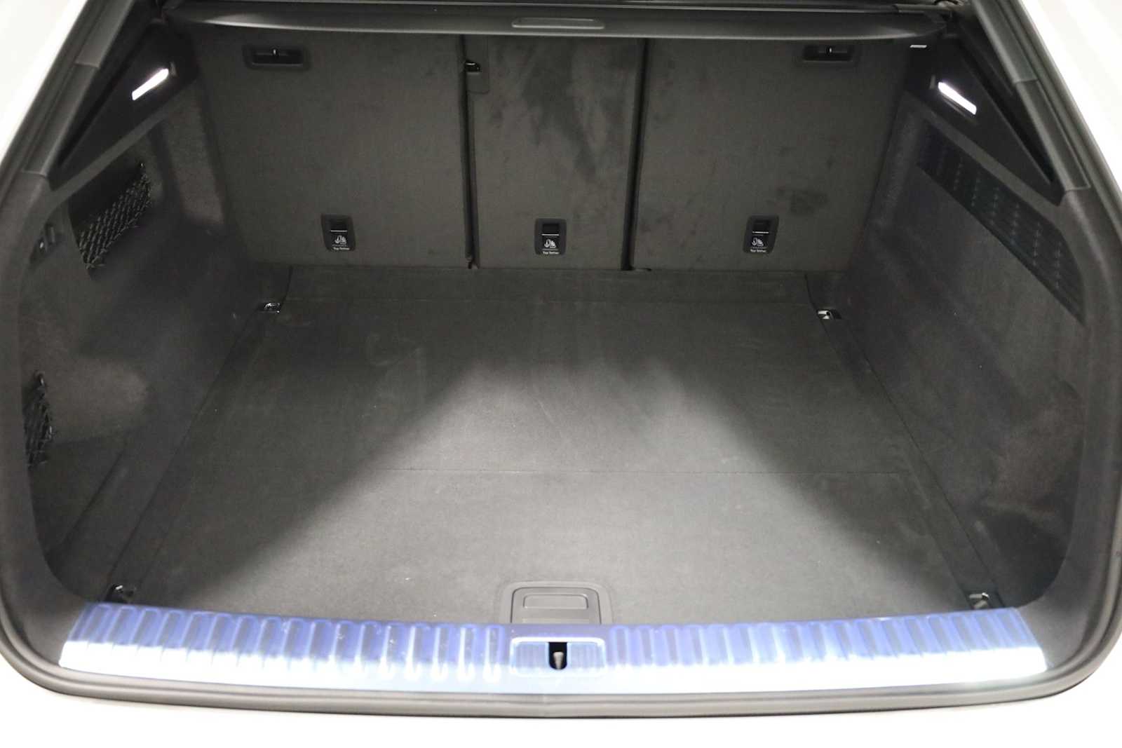 Thumbnail: 2026 Audi Q8 - 39