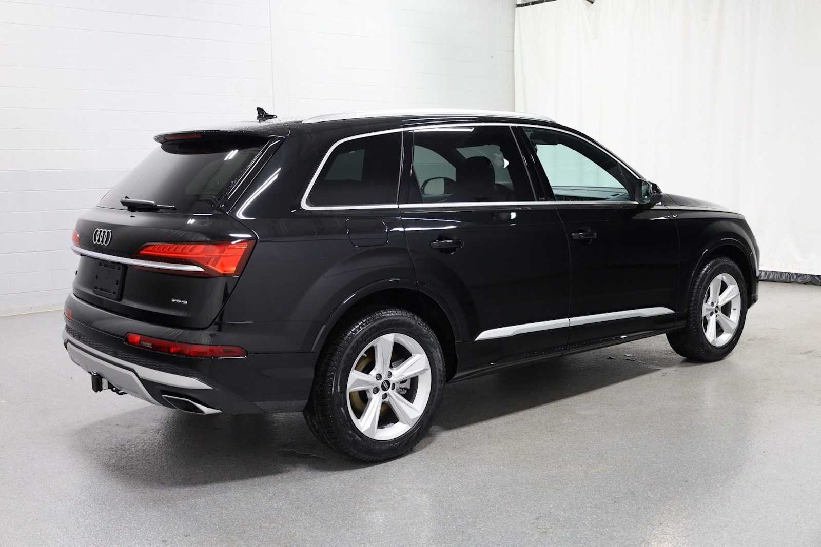 Thumbnail: 2026 Audi Q7 - 9