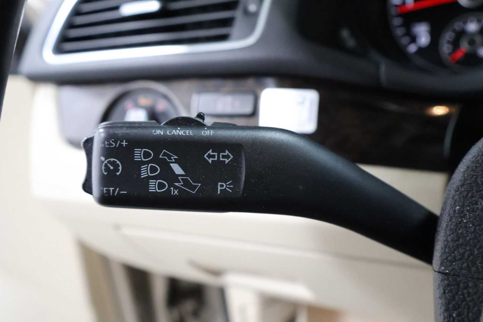 Thumbnail: 2015 Volkswagen Passat - 28