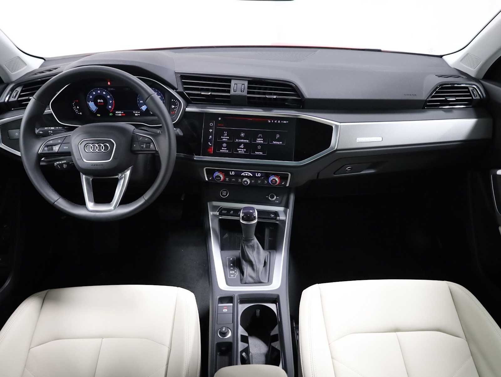 Thumbnail: 2025 Audi Q3 - 22