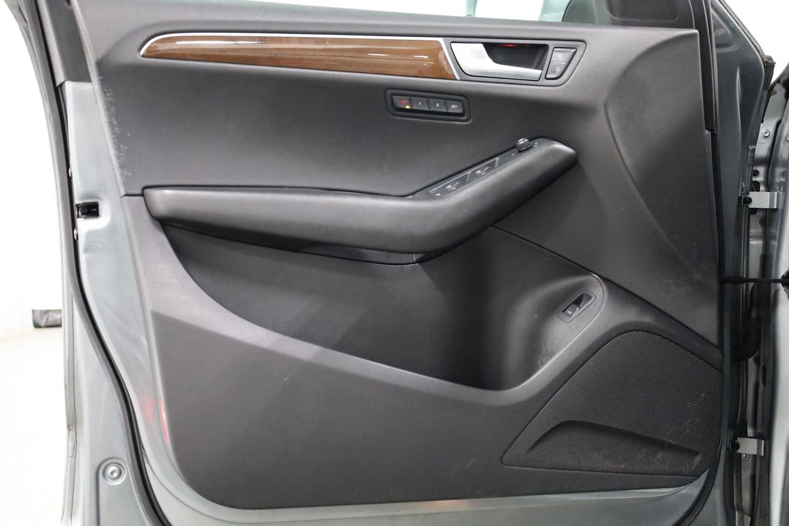 Thumbnail: 2010 Audi Q5 - 16