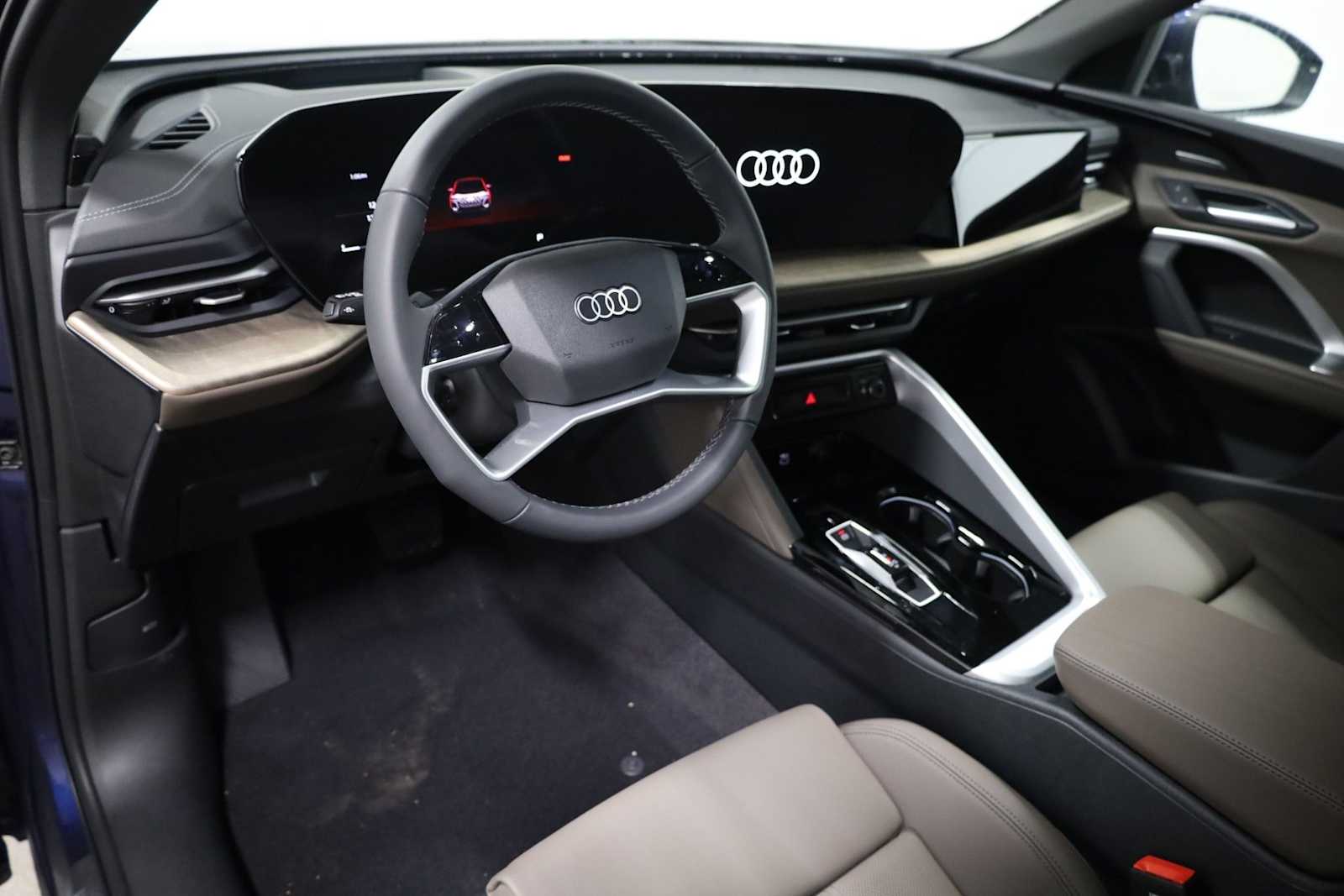 Thumbnail: 2025 Audi Q5 - 4