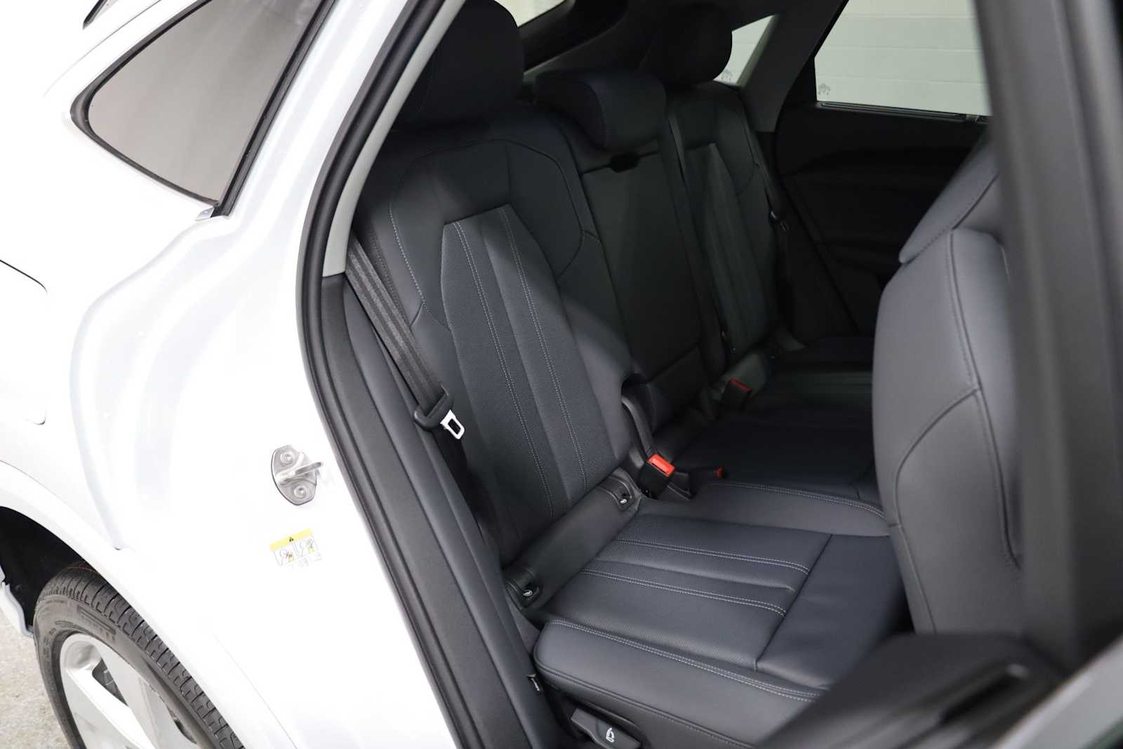 Thumbnail: 2025 Audi Q5 - 35