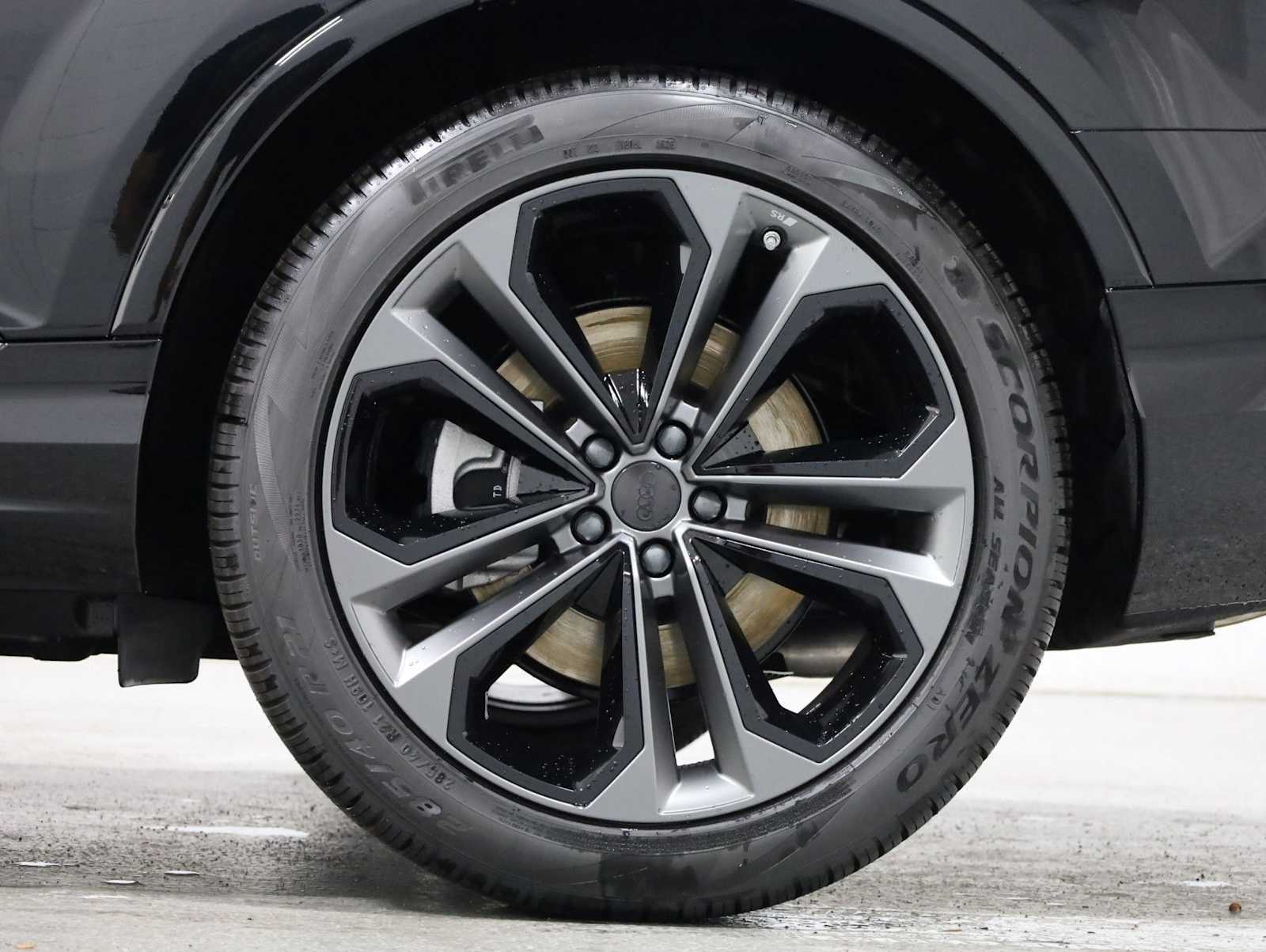 Thumbnail: 2026 Audi Q7 - 36