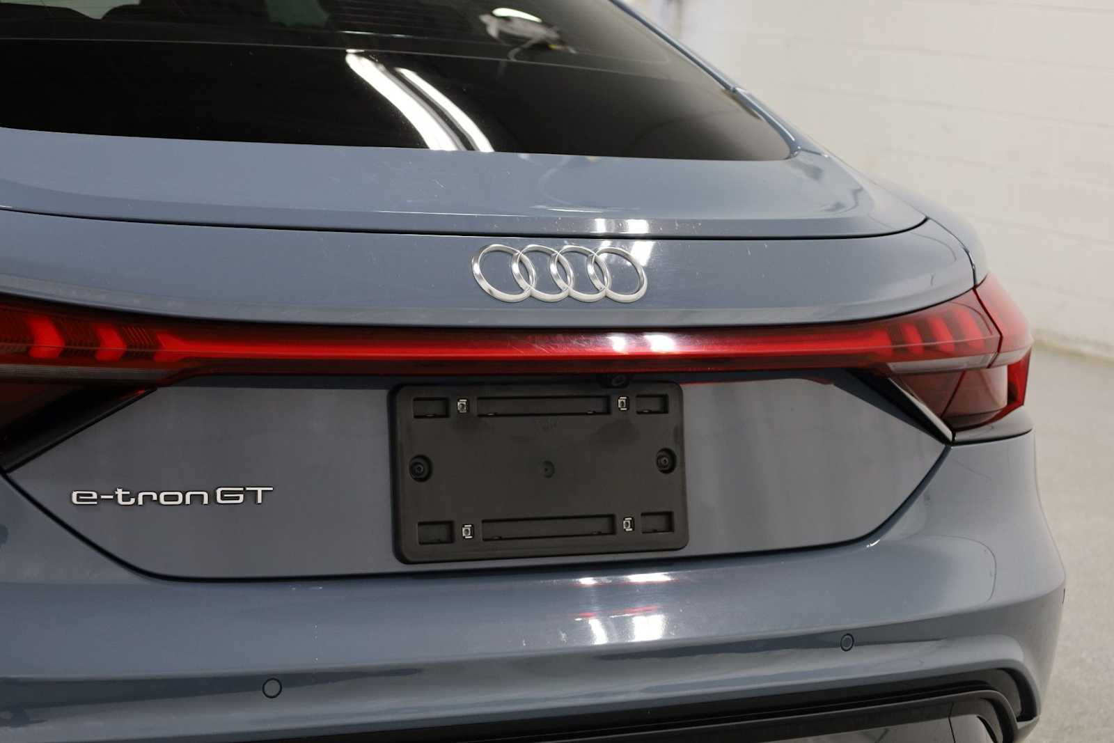 Thumbnail: 2023 Audi e-tron GT - 8