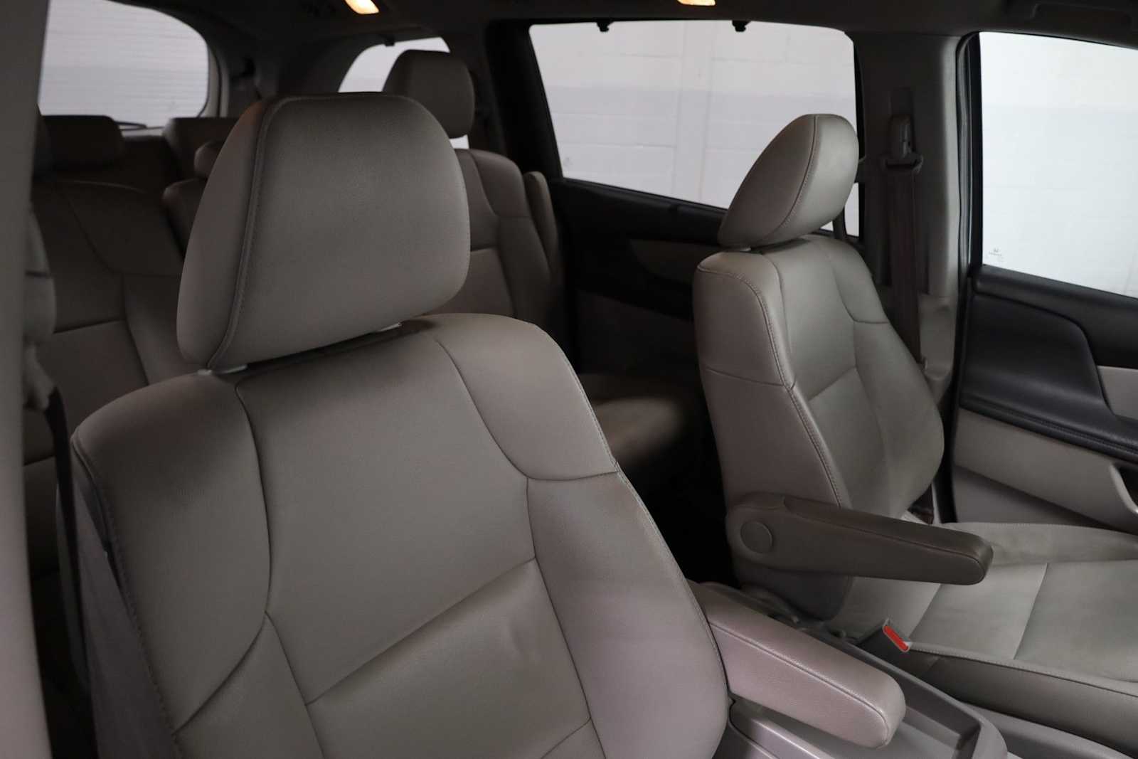 Thumbnail: 2015 Honda Odyssey - 20