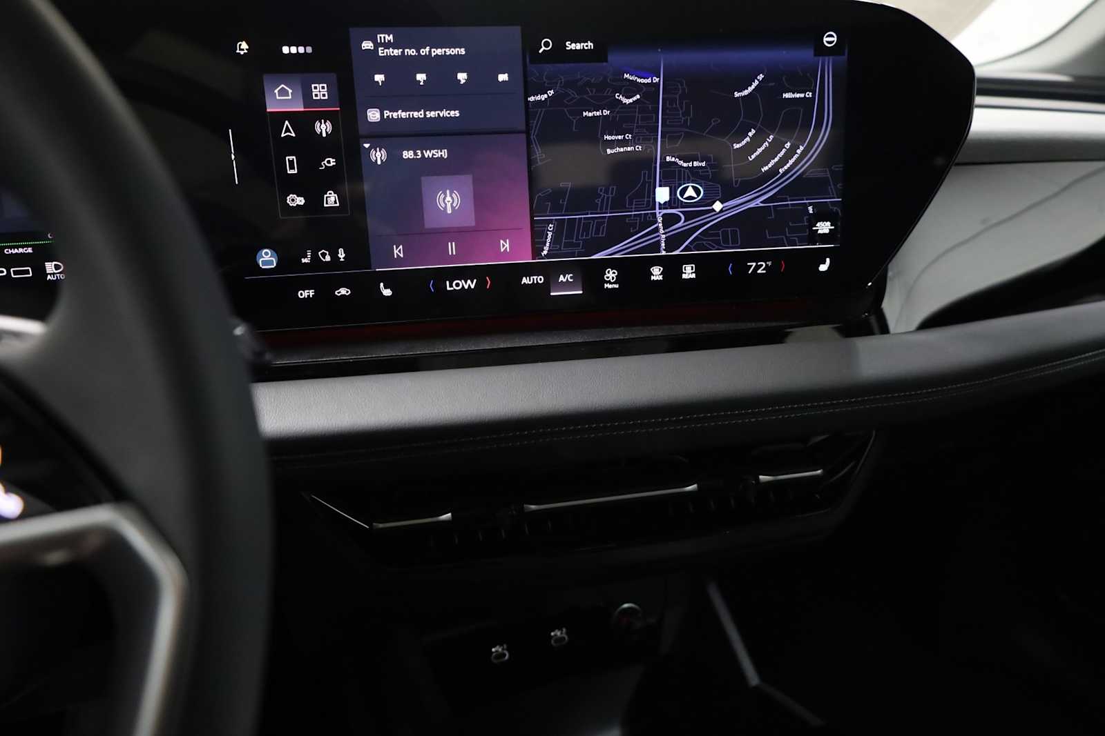 Thumbnail: 2025 Audi Q6 e-tron - 29