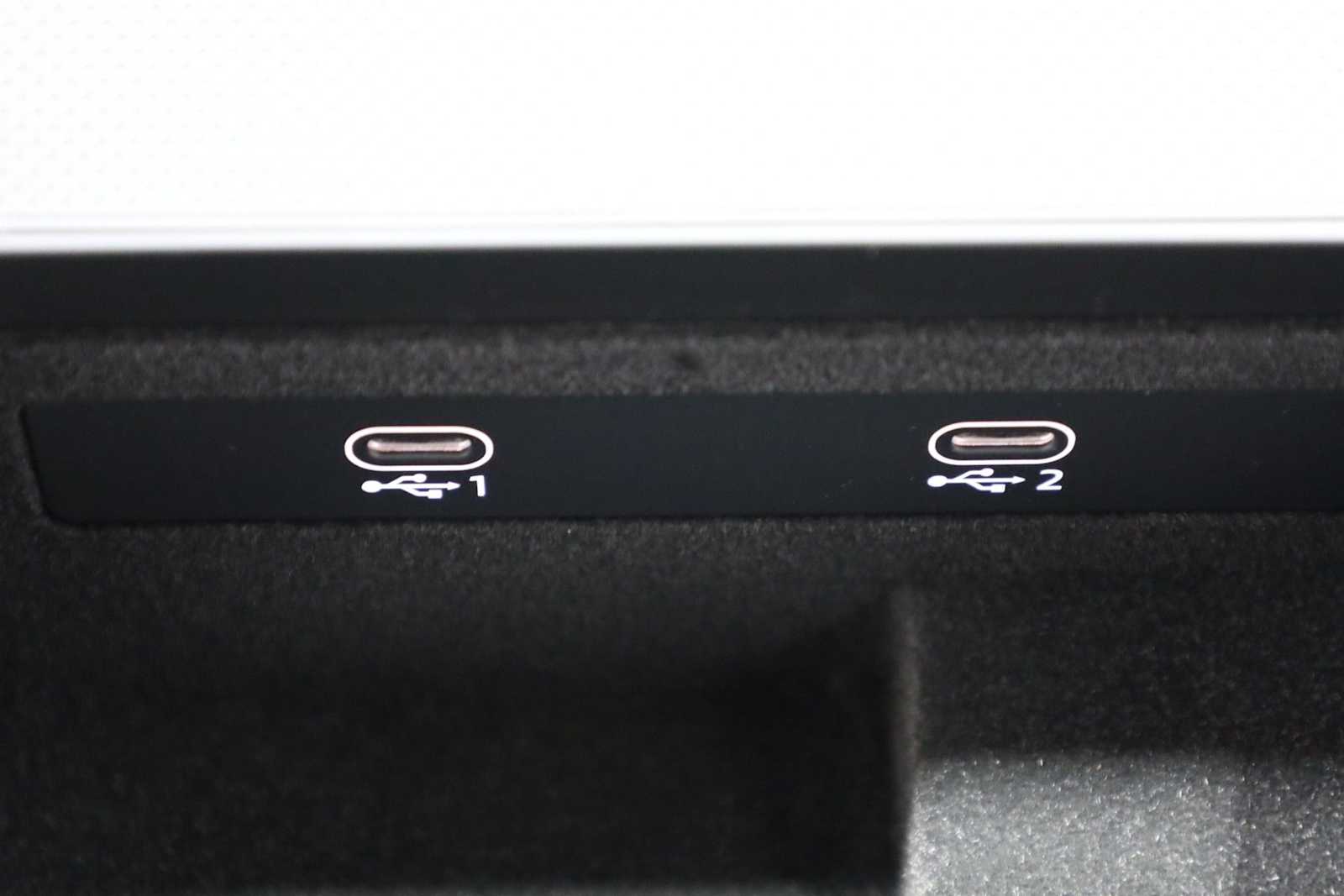 Thumbnail: 2026 Audi Q8 - 33