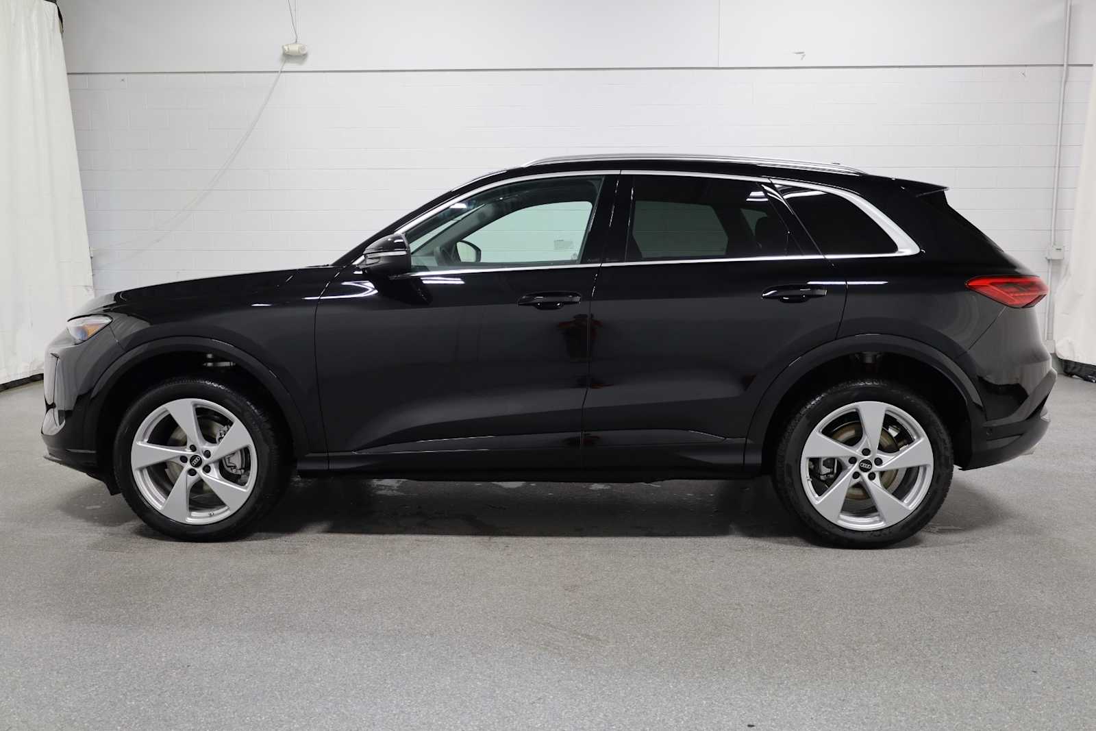 Thumbnail: 2025 Audi Q5 - 2